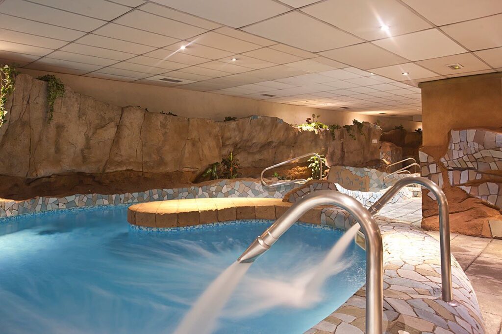 Senator Barcelona-Spa-Senzia-luxury spa hotels in Barcelona Spain hot tub