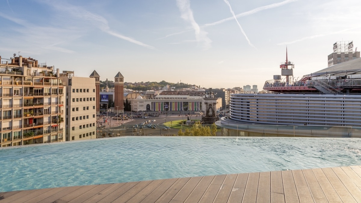 B Hotel views over pool and Plaça Espanya